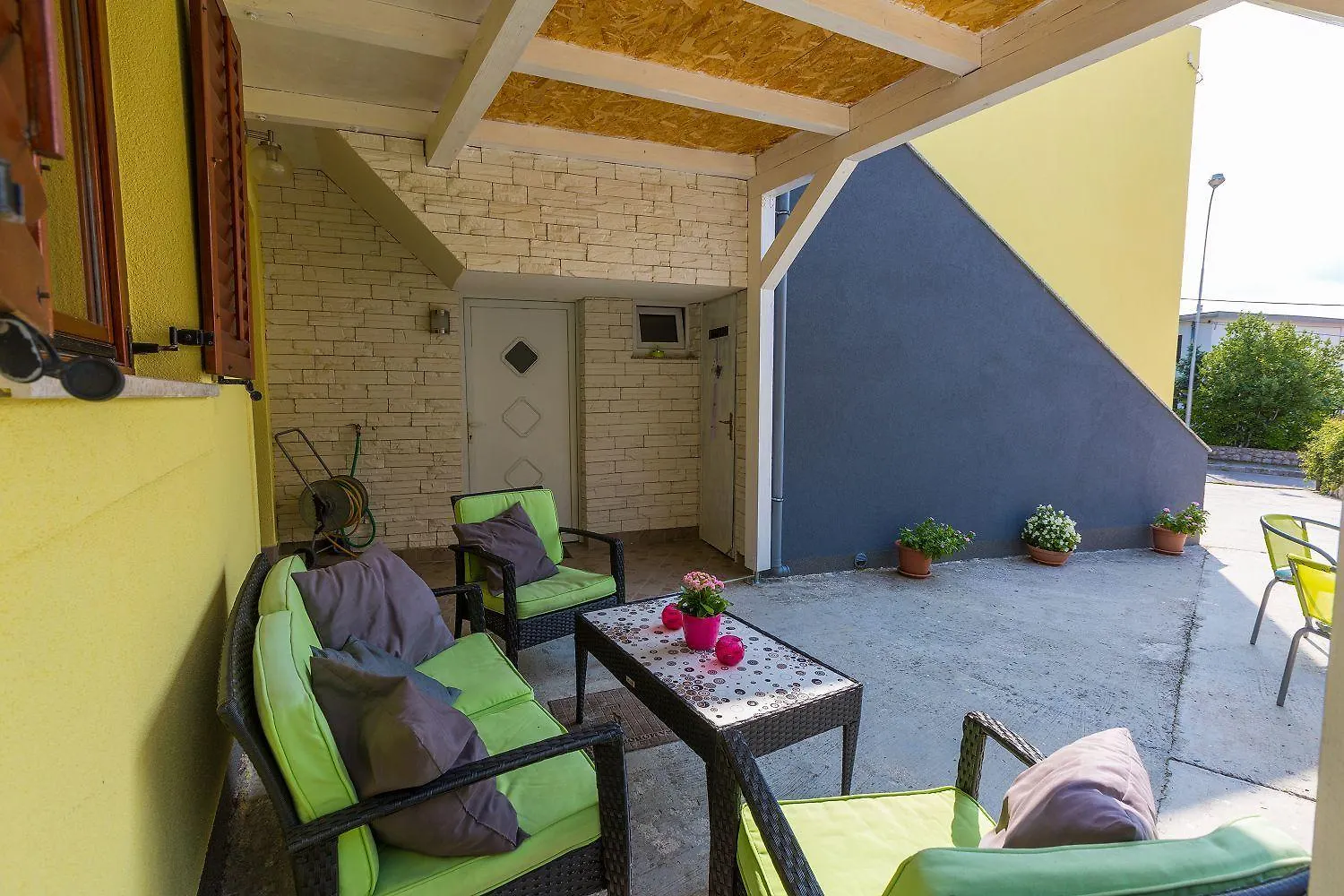 Mediterranes Apartment Mit Drei Terrassen, Grill, Wifi - Nur 500 Meter Zum Strand Crikvenica 0*,  Croatia