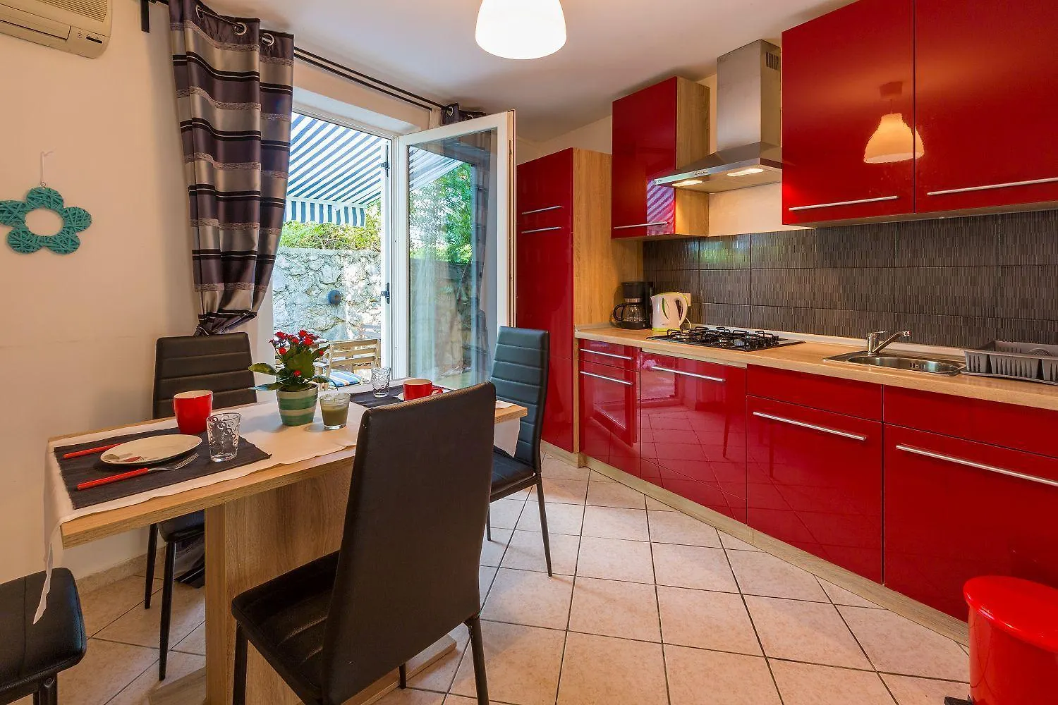 Mediterranes Apartment Mit Drei Terrassen, Grill, Wifi - Nur 500 Meter Zum Strand Crikvenica